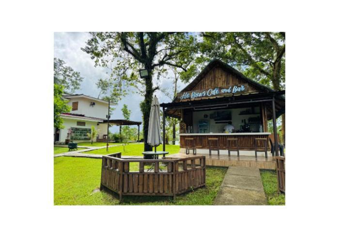 Almost Heaven Lake Resort 카빈티 외부 사진