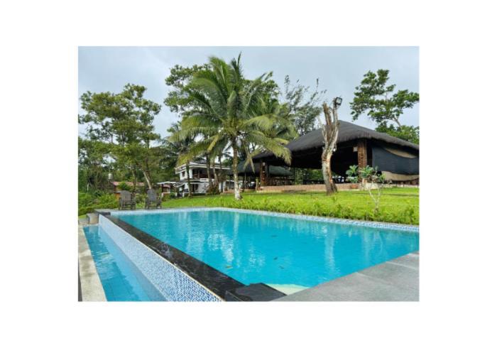 Almost Heaven Lake Resort 카빈티 외부 사진